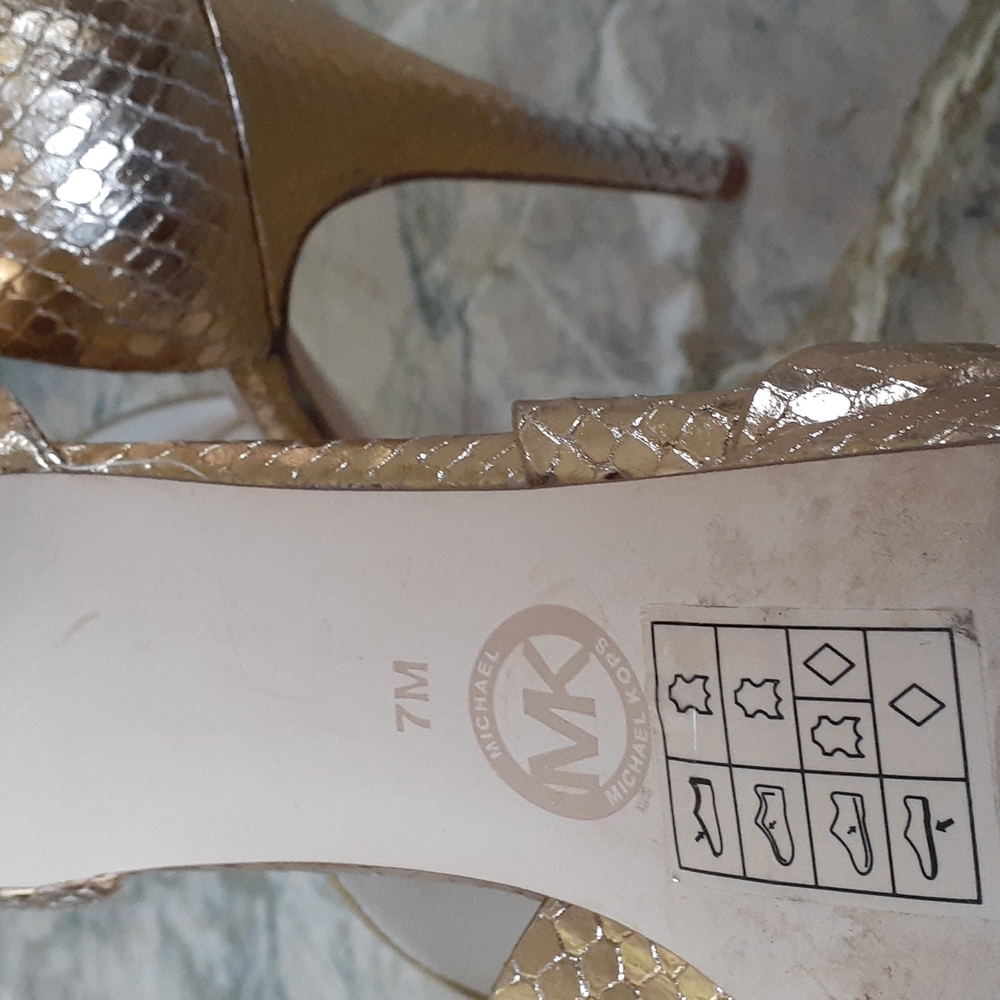 Michael Kors shoes - Picture 10 of 10